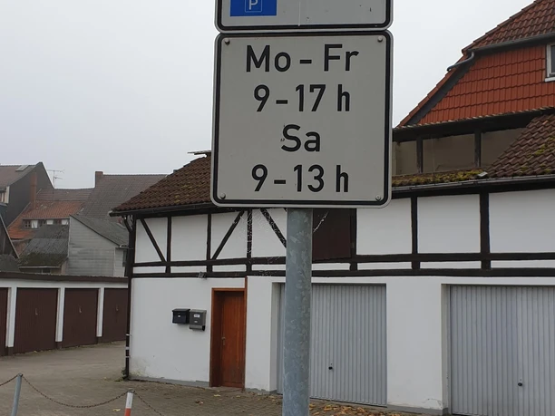 Parkplatz Hullerser Mauer zur Maschenstraße_Parkhöchstdauer