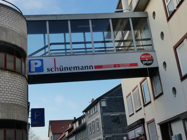 Parkhaus Schuenemann_Durchgang
