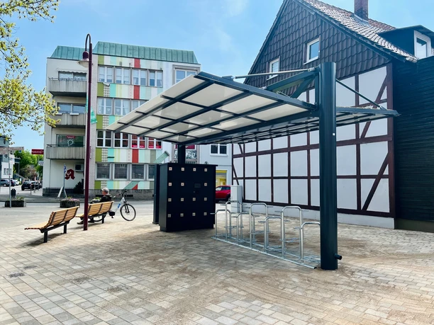 Fahrradabstellanlage und E-Bike Ladestation am Möncheplatz