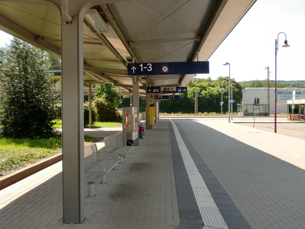 Bahnhof Kreiensen_Taxi Parkplatz