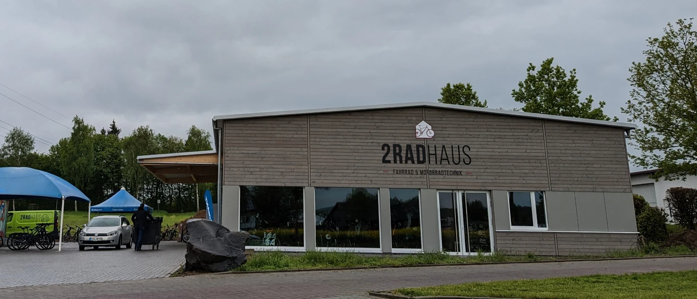 2RadHaus.jpg