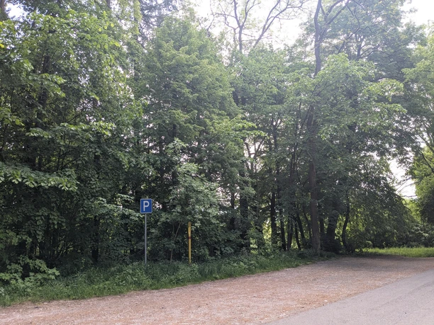 unterer Hube Parkplatz.jpg