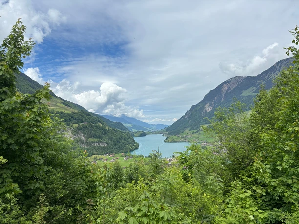 Blick auf den Lungerersee