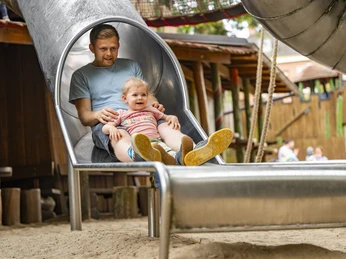 Drago_Rutsche_2024_05_17_Schoening_Z62_8272©Ferienzentrum Schloss Dankern.jpg