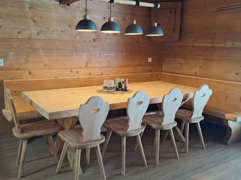 Wohnraum mit Essbereich und Küche