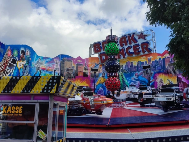 Volksfest Brunsbüttel Breakdancer beim Brunsbütteler Volksfest