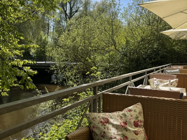 Blick auf die Ilmenau zum entspannen