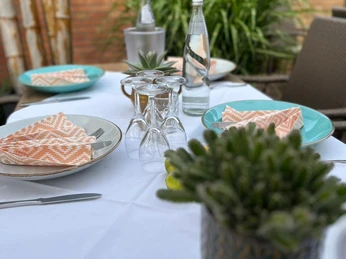 LandhotelJäckelSommergarten.jpg Blick in den Sommergarten vom Landhotel Jäckel