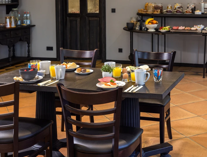 Hotel Stadt Gütersloh Frühstückstisch im Hotel Stadt Gütersloh