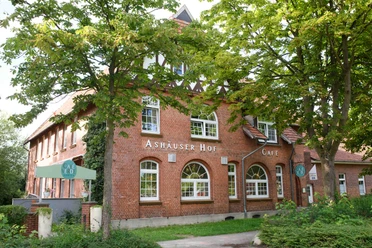 Café Verde im Ashäuser Hof Café Verde im Ashäuser Hof in der Außenansicht