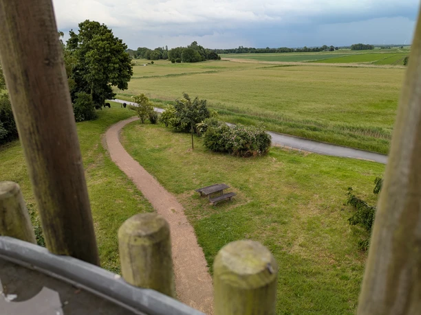 03 Aussichtsturm Luneplate (c) CC0 Taurean Reddeck.jpg Blick vom Aussichtsturm im Naturschutzgebiet Luneplate