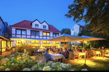 Hotel Braunschweiger Hof - Bad Harzburg - Terrasse am Abend Hotel Braunschweiger Hof - Bad Harzburg - Terrasse am Abend