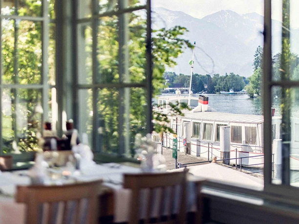 restaurant-dampfschiff-thun-saal-aussicht-aare.jpg