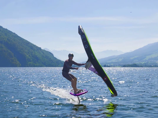 Wingfoil Surfstation Alpnachersee.JPG