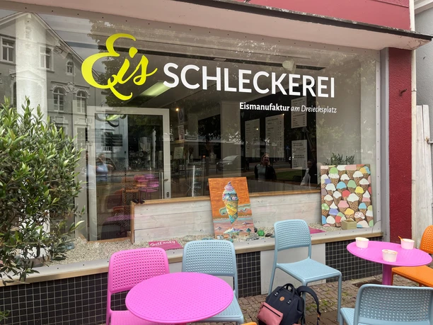 Eisschleckerei Außenansicht Eisschleckerei Außenansicht