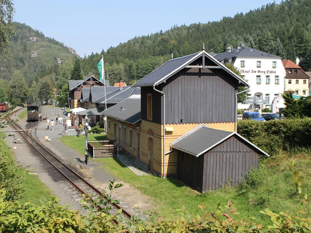 Hotel und Bahnhof Oybin