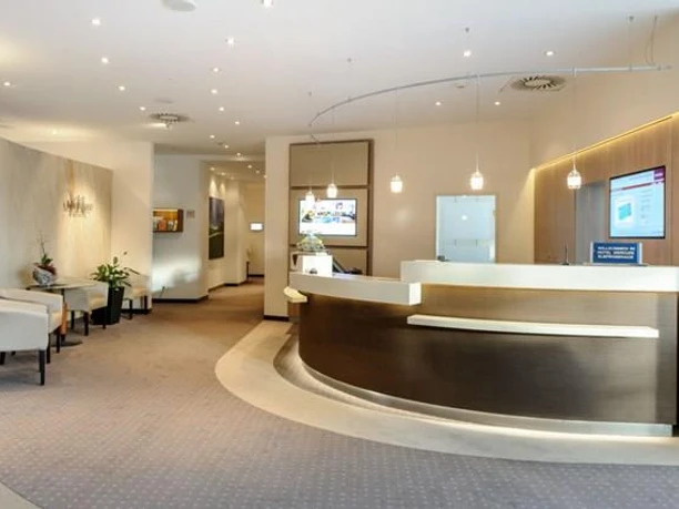 Mercure Hotel Elbpromenade Empfang