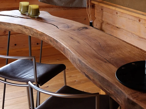 die ausspanne in Buntenbock - Vorderhaus - Holztisch die ausspanne in Buntenbock - Vorderhaus - Holztisch