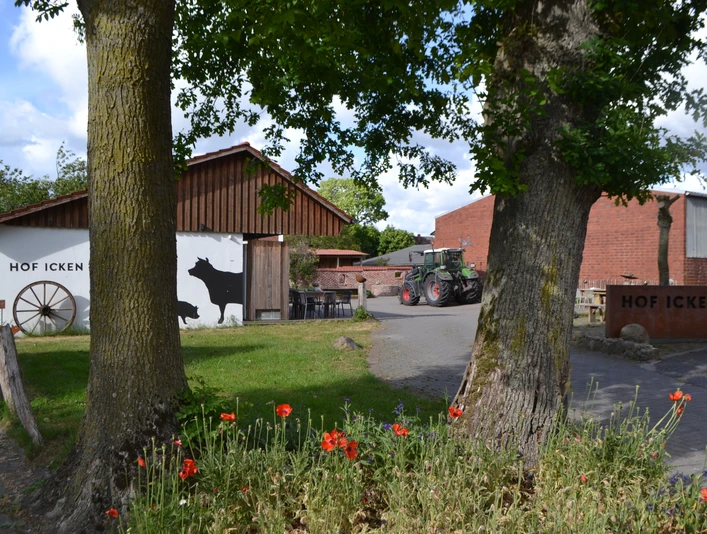 Hof Icken-Außenansicht.JPG