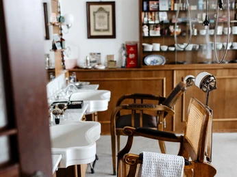 Historischer Rasiersalon der Mühle Rasurkultur in Stützengrün OT Hundshübel