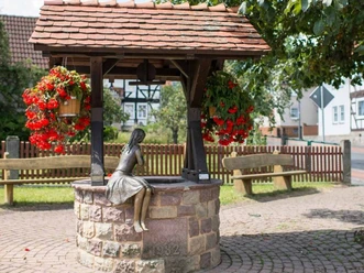Goldmarie-Brunnen_C_Paavo_Blofield.jpg