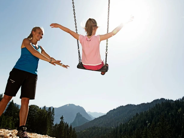 Kolbensattel Spielplatz Schaukel