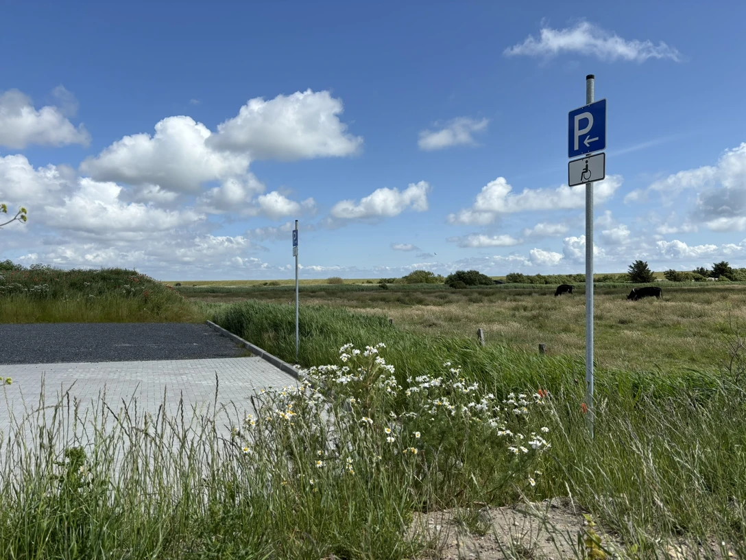 Behindertenparkplatz am Katrevel und Morsumer Deich
