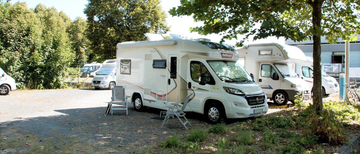 Wohnmobilstellplatz am Hallen- und Freibad Einbeck_Stellplätze