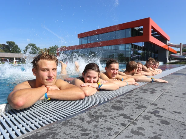 Schwimmbad De Baalje in Aurich Außen Schwimmbad De Baalje in Aurich Außen