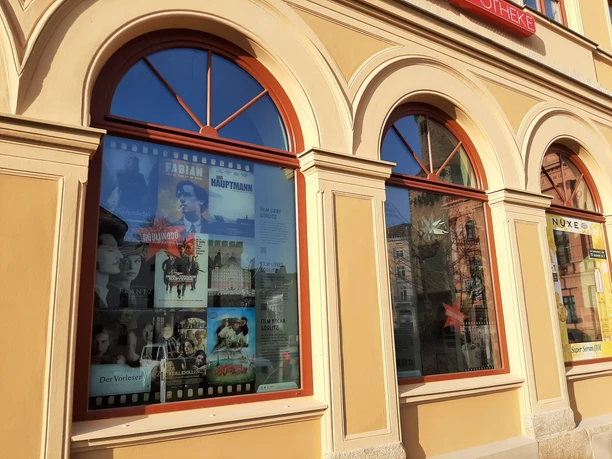 Filmschaufenster - Walk of Görliwood® (Humboldt-Apotheke), Görlitz