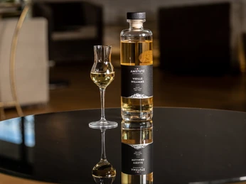 TEAM AMSTUTZ MANUFAKTUR - SCHUERCH GETRAENKE AG TEAM AMSTUTZ MANUFAKTUR - SCHUERCH GETRAENKE AG