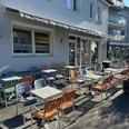 EiscafeDanieleAussenansicht.jpg Eiscafe Daniele in Detmold Hiddessen Stühle und Tische vor dem Eiscafe