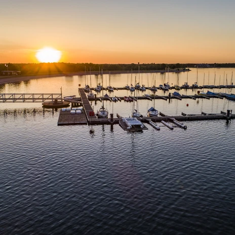 Das Emsland von oben – Speichersee Geeste, Yachthafen im Sonnenuntergang ©Emsland Tourismus GmbH.jpg