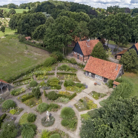 Das Emsland von oben – Heilkräutergarten beim Heimathof Emsbüren ©Emsland Tourismus GmbH.jpg