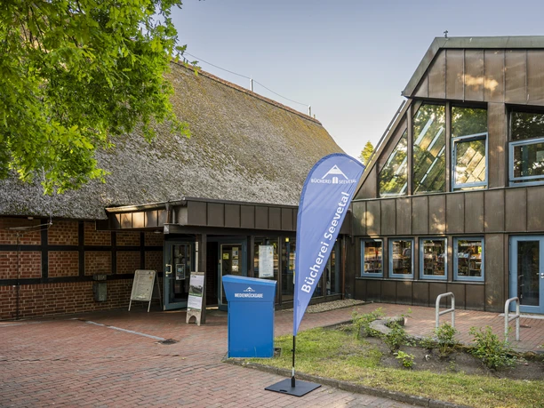 Außenansicht der Bücherei Seevetal Außenansicht der Bücherei Seevetal