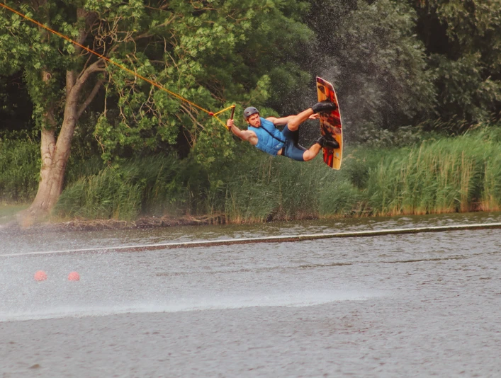 Neuhaus/Oste_Wasserski & Wakeboard_Wakeboarder