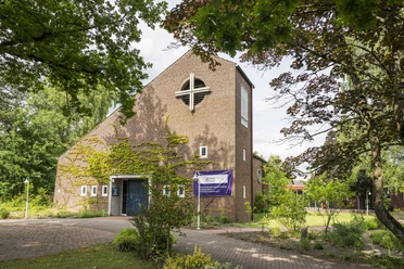 Der Backsteinbau der Kirche St. Andreas in Ashausen