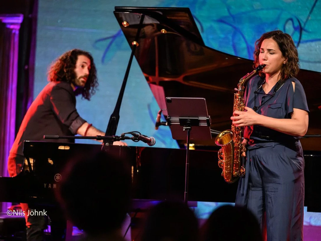 Asya und Partner FHD.jp.jpg