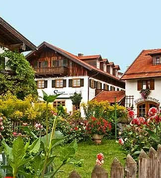 Blumenschmuck - Dorfstraße