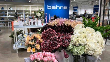 Bahne-Sønderborg-blomster-og-skilt