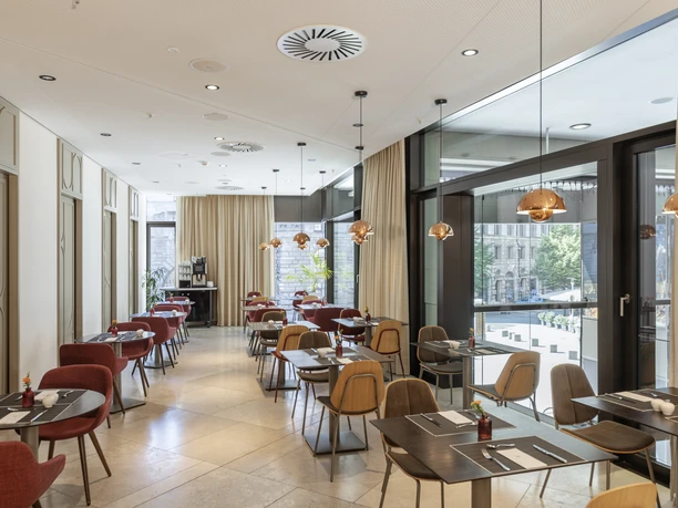 Tagungshotel NH Leipzig Zentrum mit Frühstücksraum für Ihre Tagung & Konferenz in Leipzig Tagungshotel NH Leipzig Zentrum mit Frühstücksraum für Tagung & Konferenz Leipzig Convention