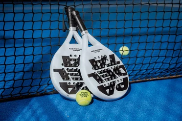 padelta-thun-uetendorf-schlaeger-baelle-netz.jpg