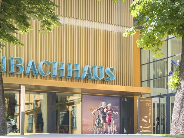 Museenlandschaft - Lenbachhaus-Eingang Museenlandschaft - Lenbachhaus-Eingang