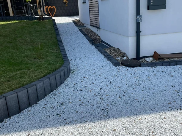 WEG ZUM HAUS
