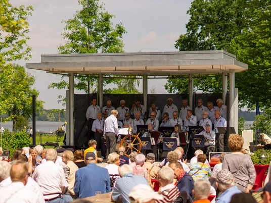 shanty-festival-kurpark-buehne