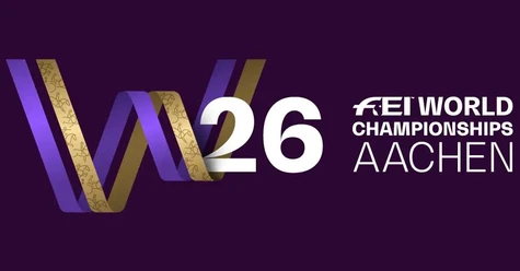 FEI World Championships_Reit-WM Aachen 2026 (c) Internationale Reiterliche Vereinigung (FEI).jpg Das Logo der Reit-WM besteht aus einem geschwungenen "W" aus lila und goldenem Band, auf dem zugleich Icons der verschiedenen Disziplinen abgebildet sind. Rechts daneben steht in weißer Schrift eine große "26" und "FEI WORLD CHAMPIONSHIPS AACHEN".