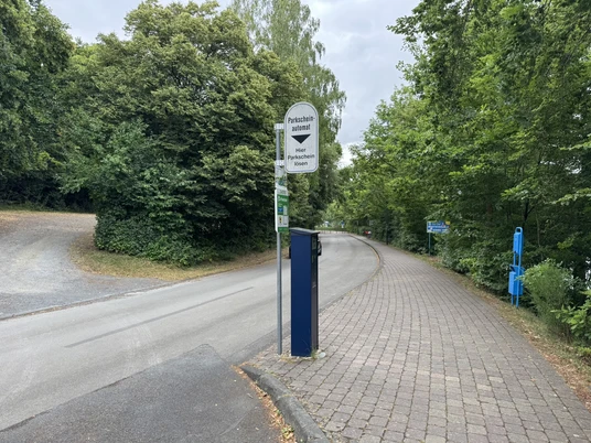 Parkplatz Sperrmauer Ostseite