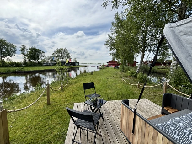 Schalfstrandkorb Großes Meer Schlafstrandkorb mit geöffnetem Verdeck am Großen Meer. Erlebnisübernachtungen unter dem Sternenhimmel mit Blick aufs Große Meer.