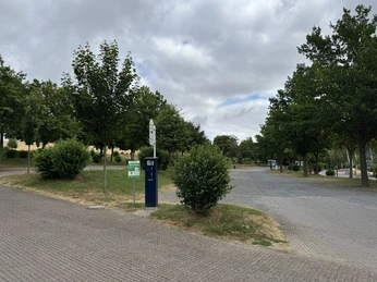 Parkplatz Sperrmauer Westseite