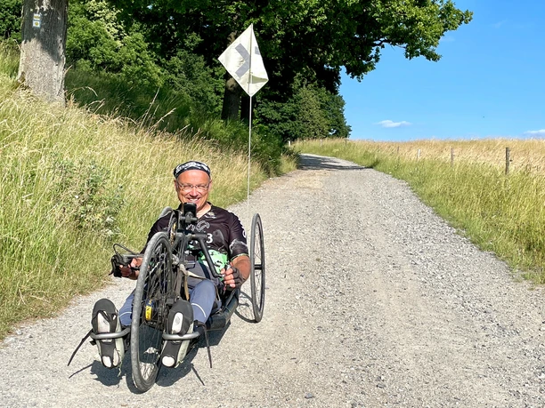 Schotterpiste auf der "Hohen Straße" zwischen den Straßen von Sebnitz nach Saupsorf und Ottendorf